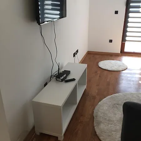 아파트 Apartman A *